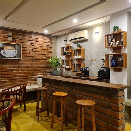 Hotel Cafe And Pub By Yasri Weligama Exterior foto