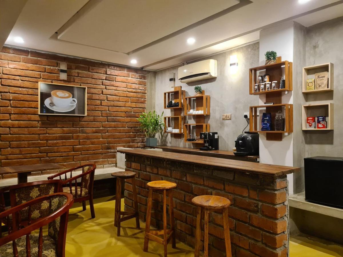 Hotel Cafe And Pub By Yasri Weligama Exterior foto